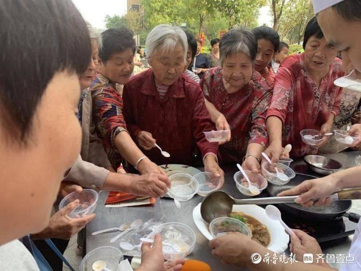 大学老师卖鱼丸，一年赚14亿！